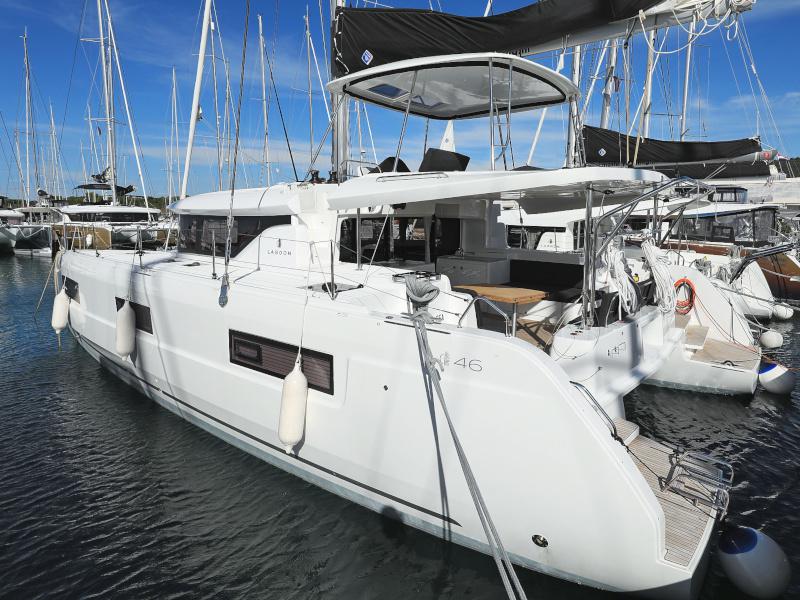 Book yachts online - catamaran - Lagoon 46 - DEEPSEA Air Condition Generator Watermaker - rent