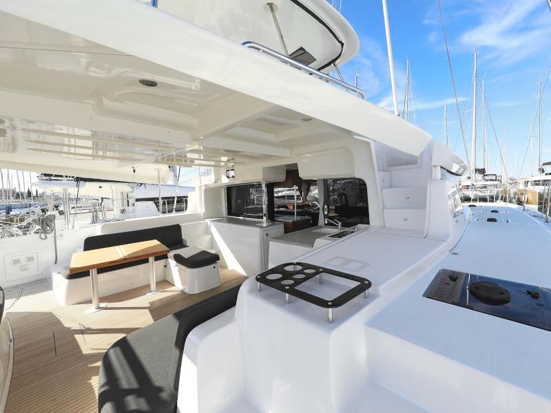 Book yachts online - catamaran - Lagoon 46 - DEEPSEA Air Condition Generator Watermaker - rent