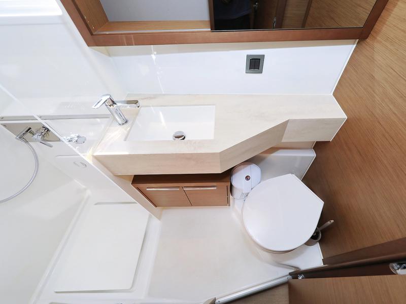 Book yachts online - catamaran - Lagoon 46 - DEEPSEA Air Condition Generator Watermaker - rent