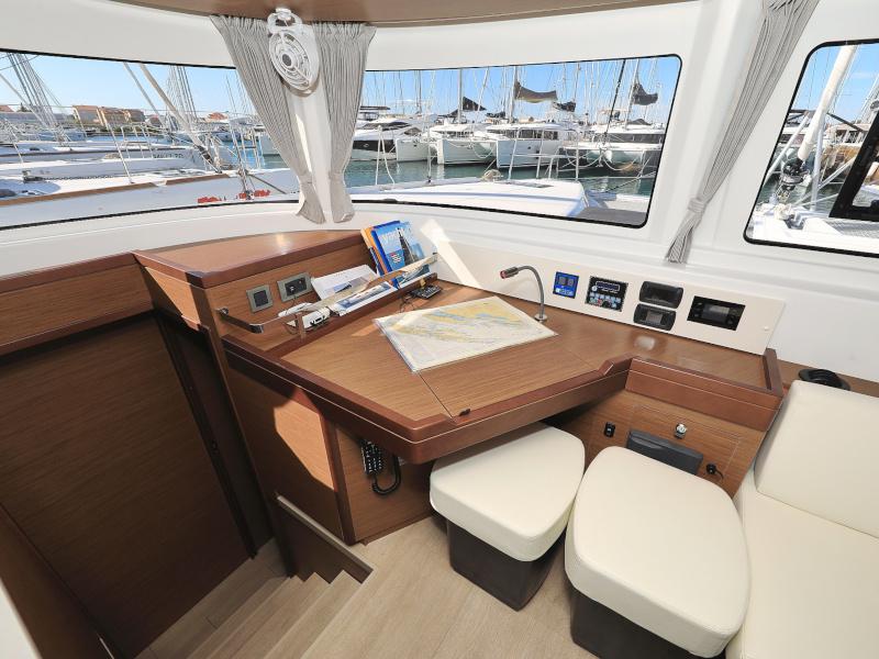 Book yachts online - catamaran - Lagoon 46 - DEEPSEA Air Condition Generator Watermaker - rent