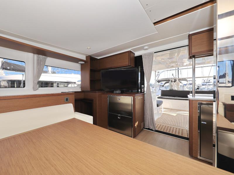 Book yachts online - catamaran - Lagoon 46 - DEEPSEA Air Condition Generator Watermaker - rent