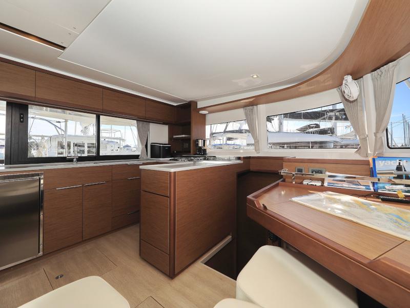 Book yachts online - catamaran - Lagoon 46 - DEEPSEA Air Condition Generator Watermaker - rent