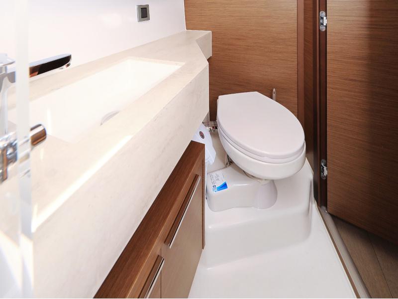 Book yachts online - catamaran - Lagoon 46 - DEEPSEA Air Condition Generator Watermaker - rent