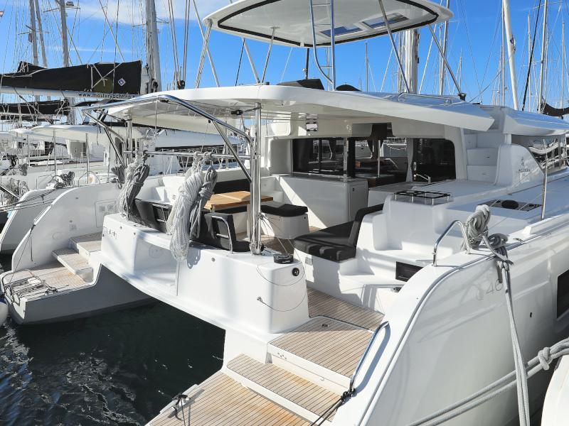 Book yachts online - catamaran - Lagoon 46 - DEEPSEA Air Condition Generator Watermaker - rent