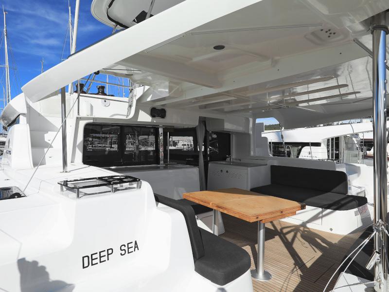 Book yachts online - catamaran - Lagoon 46 - DEEPSEA Air Condition Generator Watermaker - rent