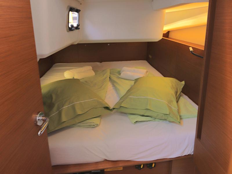 Book yachts online - sailboat - Sun Odyssey 440 - Ermis  - rent