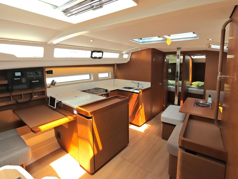 Book yachts online - sailboat - Sun Odyssey 440 - Ermis  - rent