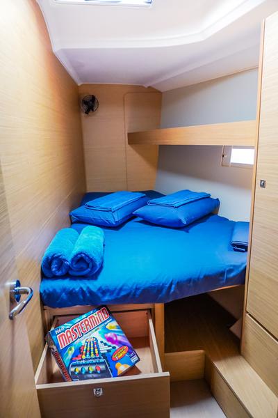 Book yachts online - sailboat - Dufour 460 Grand Large - Joanne - rent