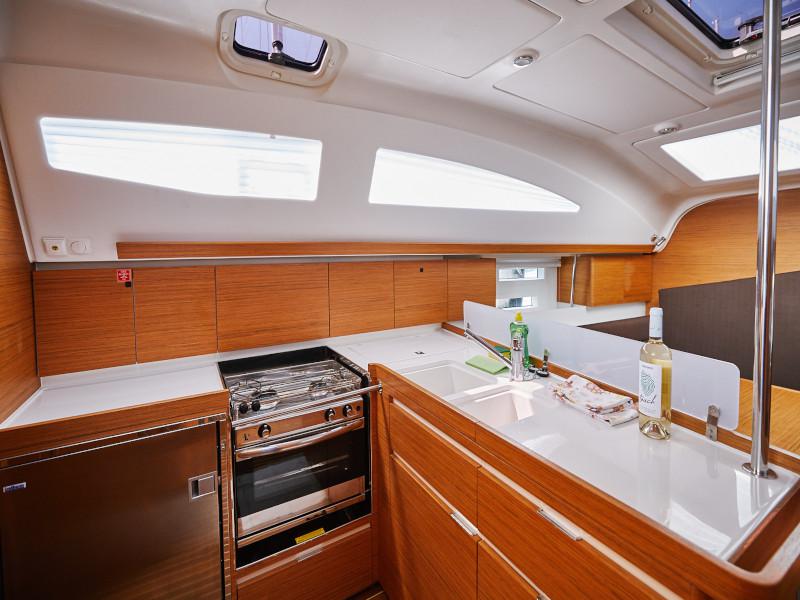 Book yachts online - sailboat - Elan 45 Impression - Katija - rent