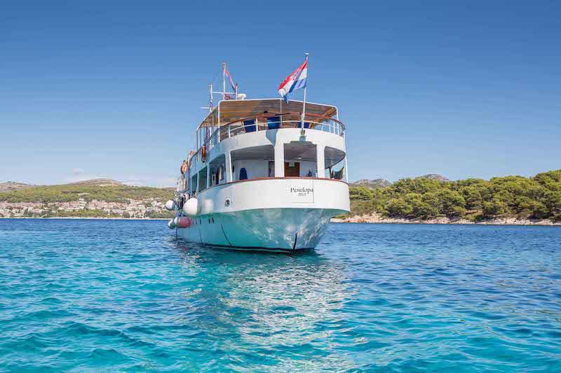 Book yachts online - motorboat - Motoryacht Penelopa - Penelopa - rent