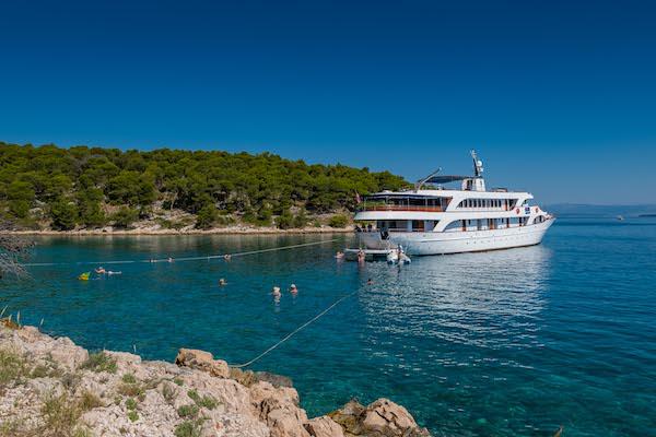 Book yachts online - motorboat - Motoryacht  Esperanza - Esperanza - rent