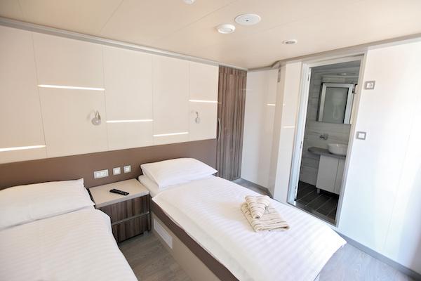 Book yachts online - motorboat - Motoryacht  Esperanza - Esperanza - rent