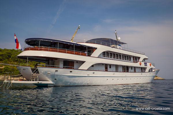 Book yachts online - motorboat - Motoryacht  Esperanza - Esperanza - rent