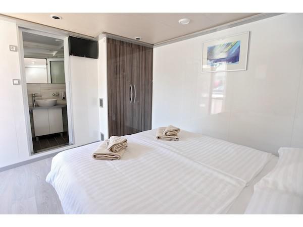 Book yachts online - motorboat - Motoryacht  Esperanza - Esperanza - rent