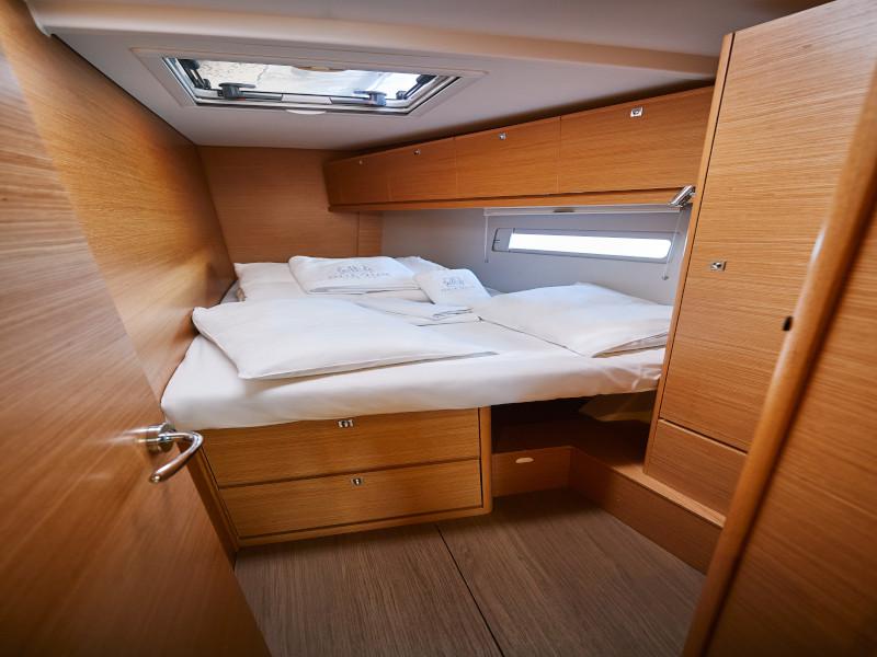 Book yachts online - sailboat - Dufour 520 GL - Peace of Mind - rent