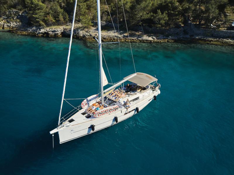 Book yachts online - sailboat - Dufour 520 GL - Peace of Mind - rent