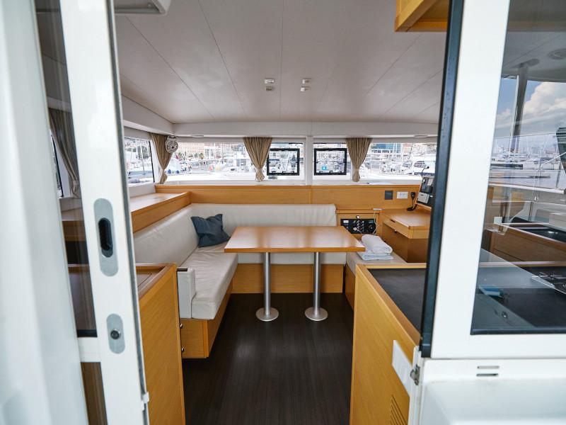 Book yachts online - catamaran - Lagoon 400 S2 - Sundance - rent
