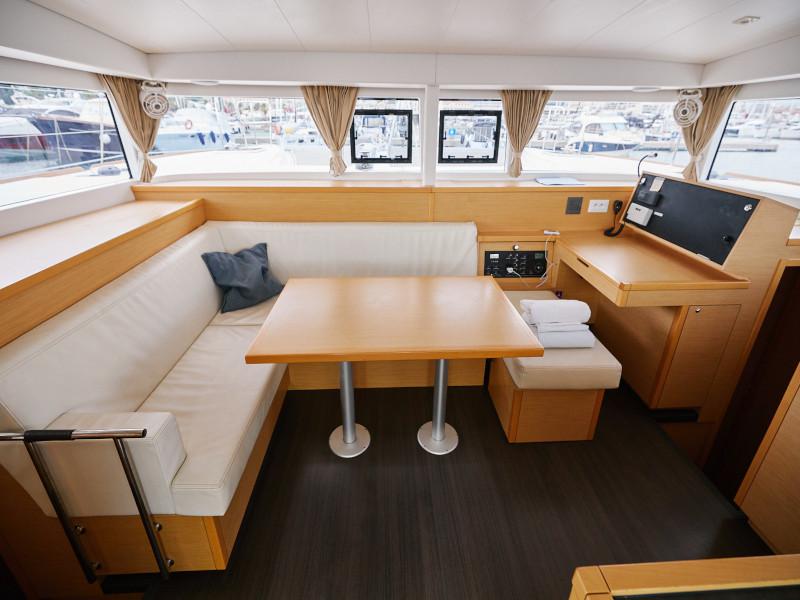 Book yachts online - catamaran - Lagoon 400 S2 - Sundance - rent