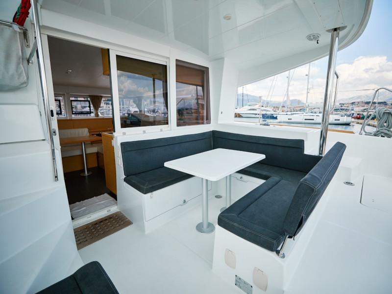Book yachts online - catamaran - Lagoon 400 S2 - Sundance - rent