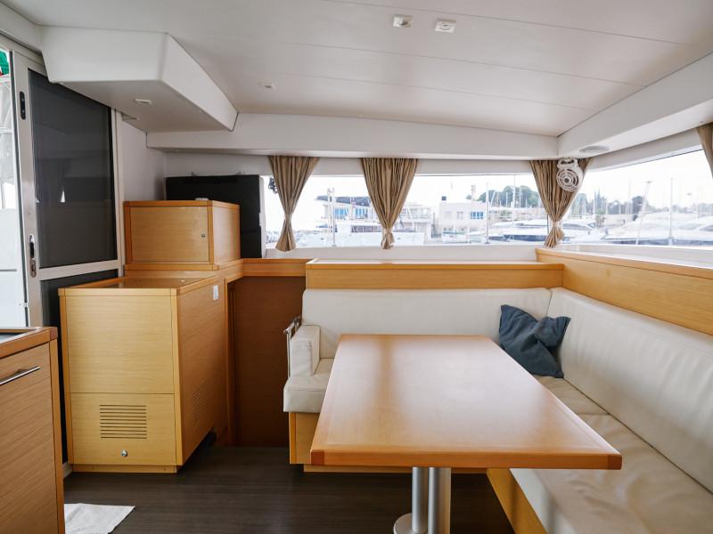 Book yachts online - catamaran - Lagoon 400 S2 - Sundance - rent