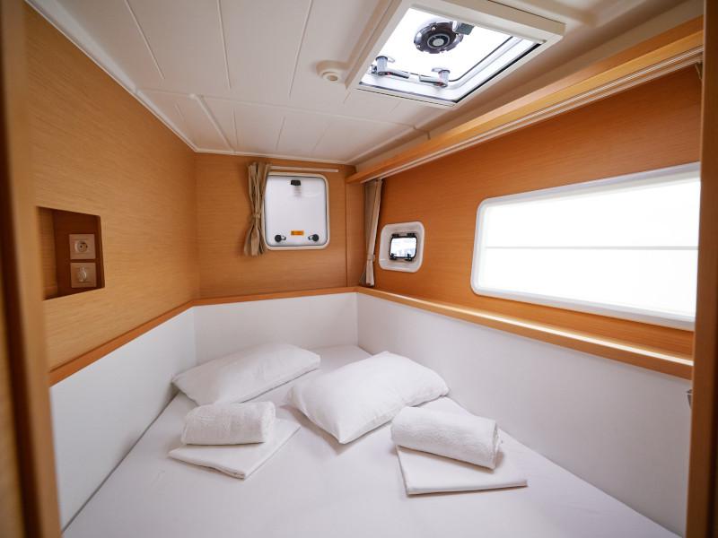 Book yachts online - catamaran - Lagoon 400 S2 - Sundance - rent