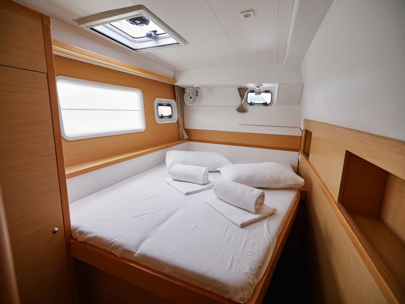 Book yachts online - catamaran - Lagoon 400 S2 - Sundance - rent