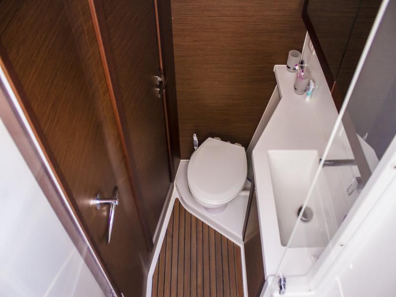 Book yachts online - catamaran - Lagoon 450  F - Dragonfly - rent