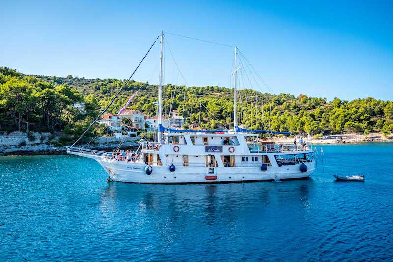 Book yachts online - motorboat - Motoryacht  Marija Magdalena - Marija Magdalena - rent