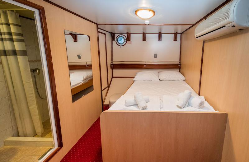 Book yachts online - motorboat - Motoryacht  Columbo - Columbo - rent