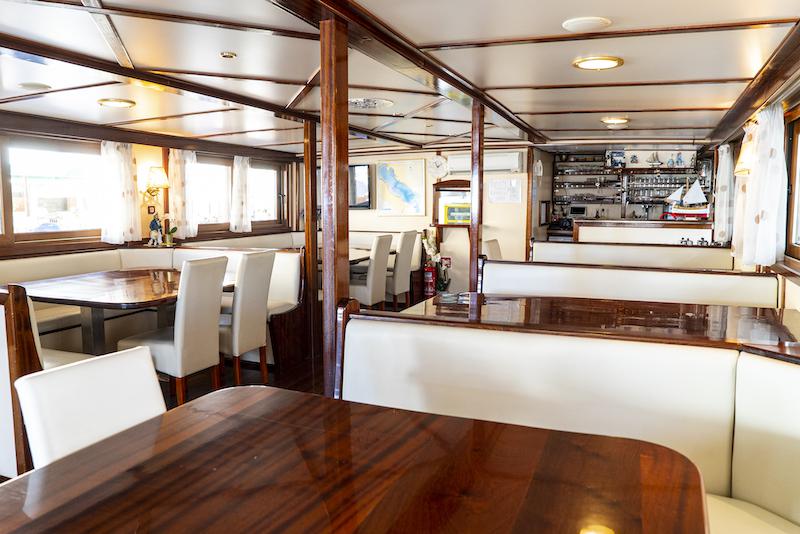 Book yachts online - motorboat - Motoryacht  Columbo - Columbo - rent