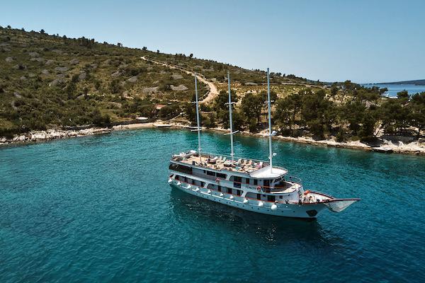 Book yachts online - motorboat - Motoryacht Almissa - Almissa - rent