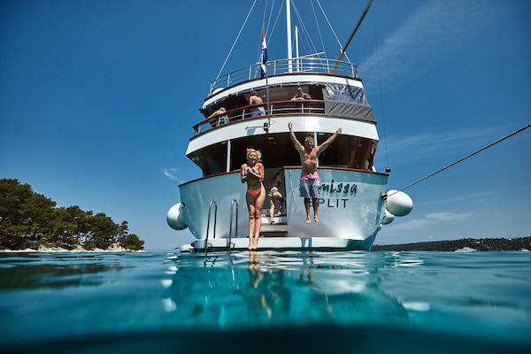 Book yachts online - motorboat - Motoryacht Almissa - Almissa - rent