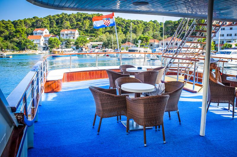 Book yachts online - motorboat - Motoryacht Pacific - Pacific - rent