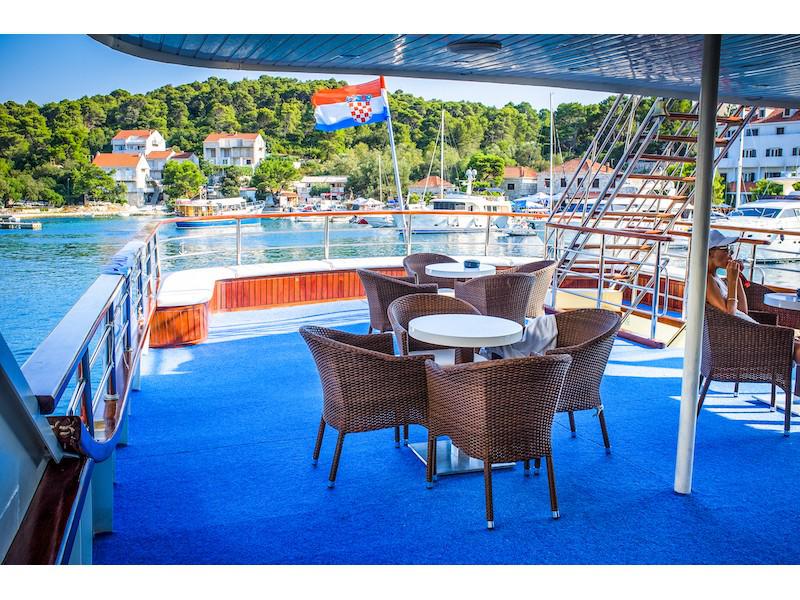 Book yachts online - motorboat - Motoryacht Pacific - Pacific - rent