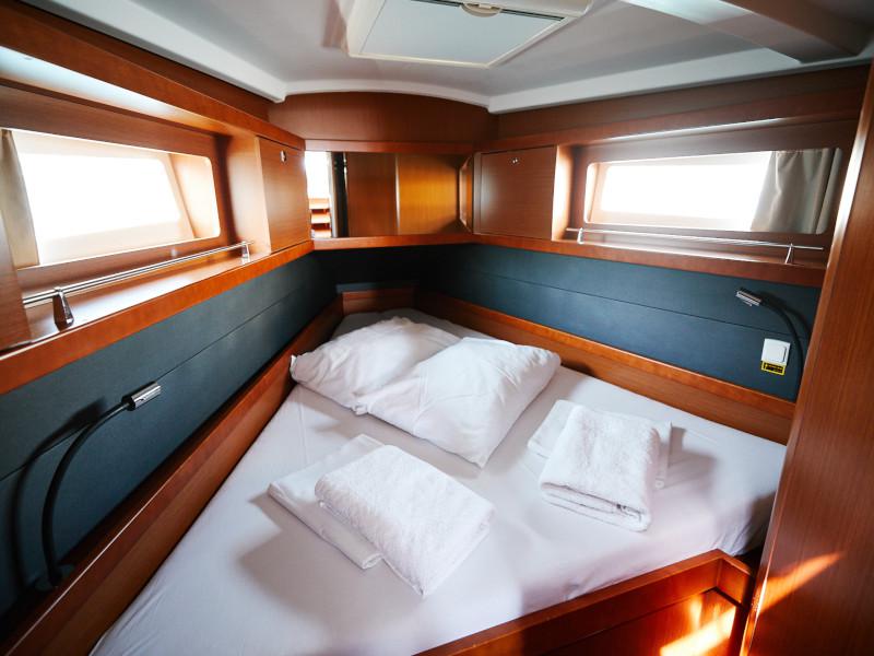 Book yachts online - sailboat - Oceanis 41 Express - Serenity - rent