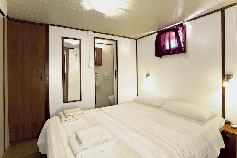 Book yachts online - motorboat - Motoryacht Emanuel - Emanuel - rent