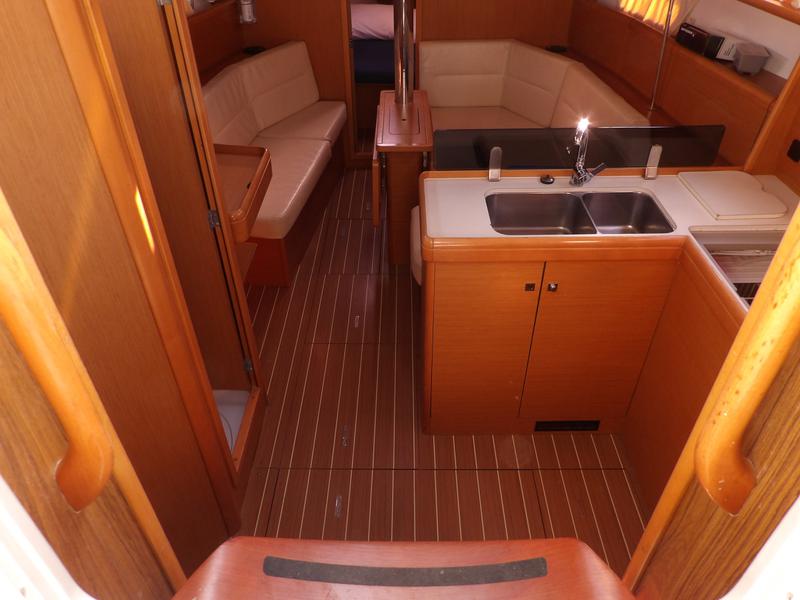 Book yachts online - sailboat - Sun Odyssey 36i - Bella - rent