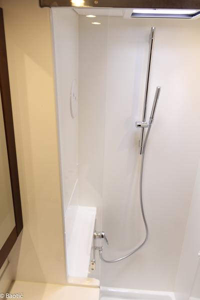 Book yachts online - catamaran - Lagoon 450 Fly - MOJA MALA (AC in salon and cabin + generator) - rent