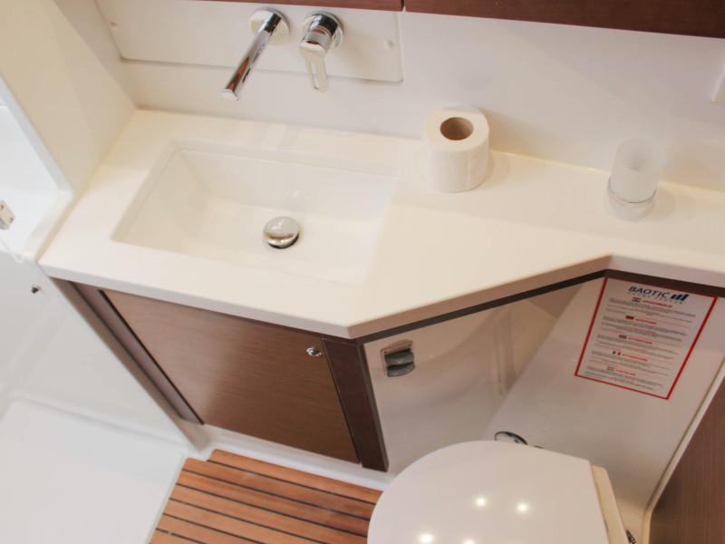 Book yachts online - catamaran - Lagoon 450 Fly - NADA I (AC in salon and cabin + generator) - rent