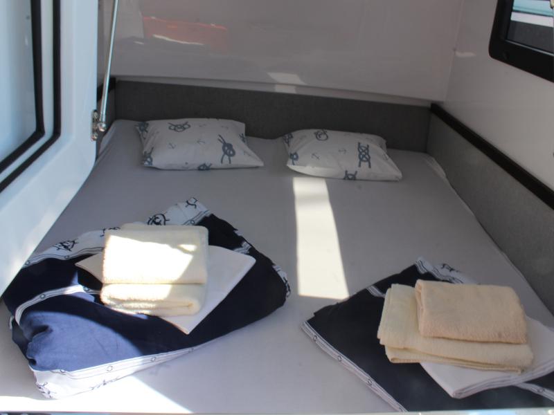 Book yachts online - motorboat - Axopar 37  Sun Top - DANIJELA - rent