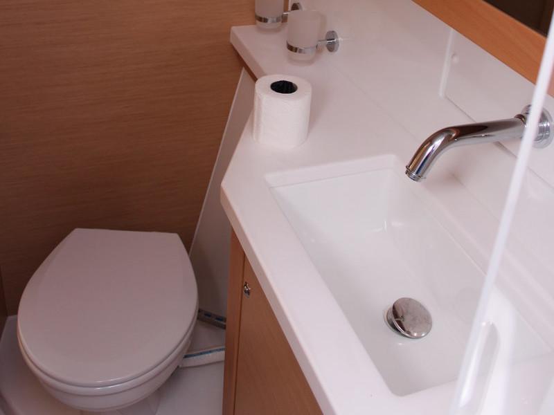 Book yachts online - catamaran - Lagoon 450 Fly - MATIJA (AC in Salon and cabin + generator) - rent