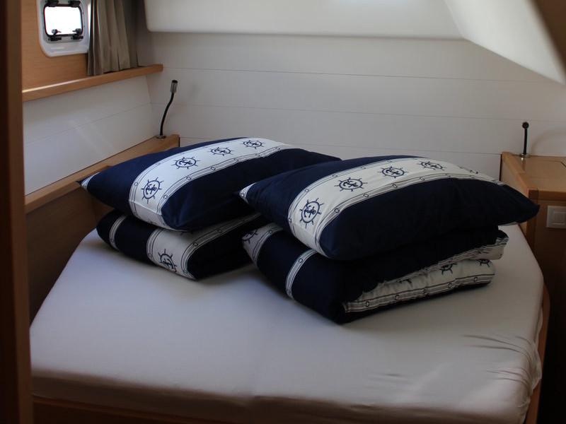 Book yachts online - catamaran - Lagoon 450 Fly - MATIJA (AC in Salon and cabin + generator) - rent