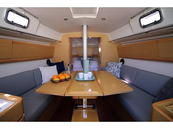 Book yachts online - sailboat - First 35 - Gemini - rent