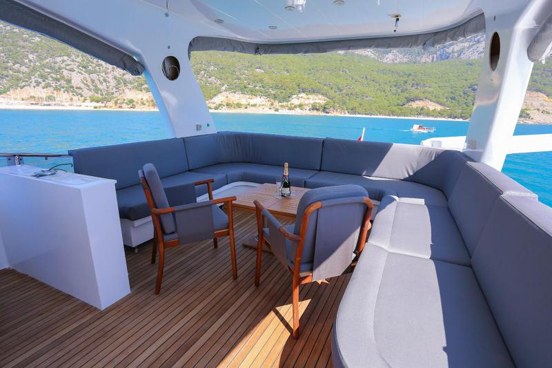 Book yachts online - motorboat - Bilgin 28 - 28M Deluxe Bilgin Motoryacht  - rent