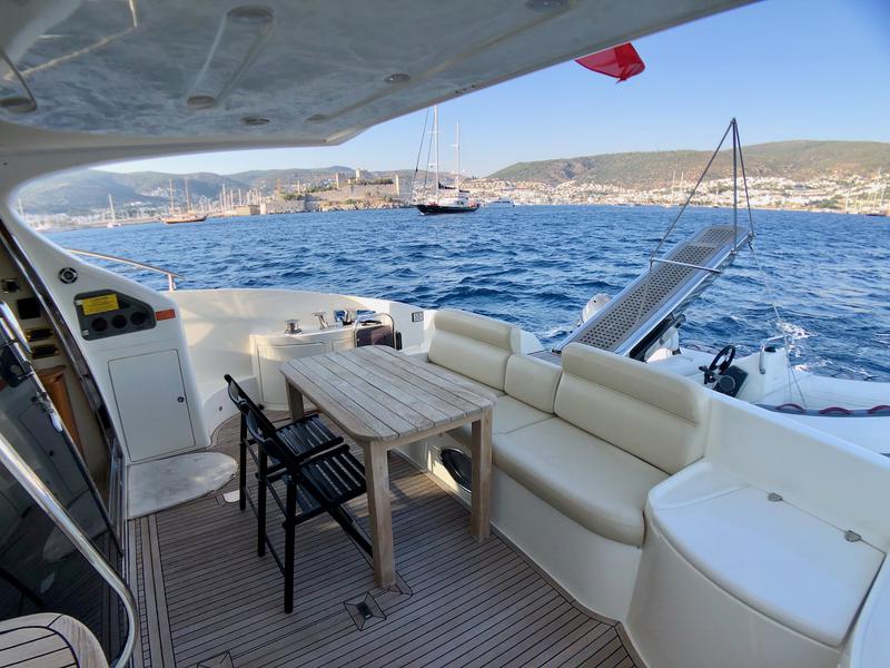 Book yachts online - motorboat - Azimut 55 - Cosmos - rent