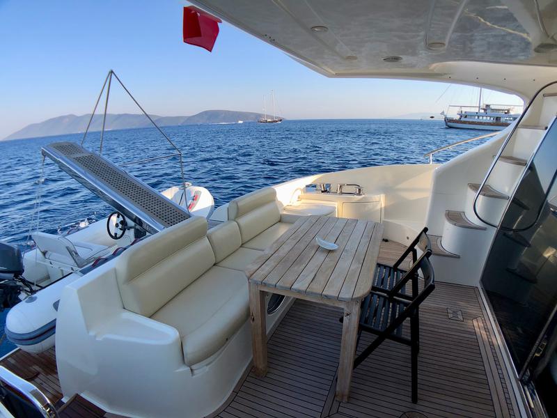 Book yachts online - motorboat - Azimut 55 - Cosmos - rent