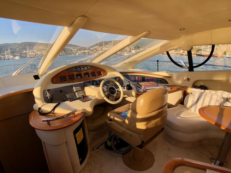 Book yachts online - motorboat - Azimut 55 - Cosmos - rent