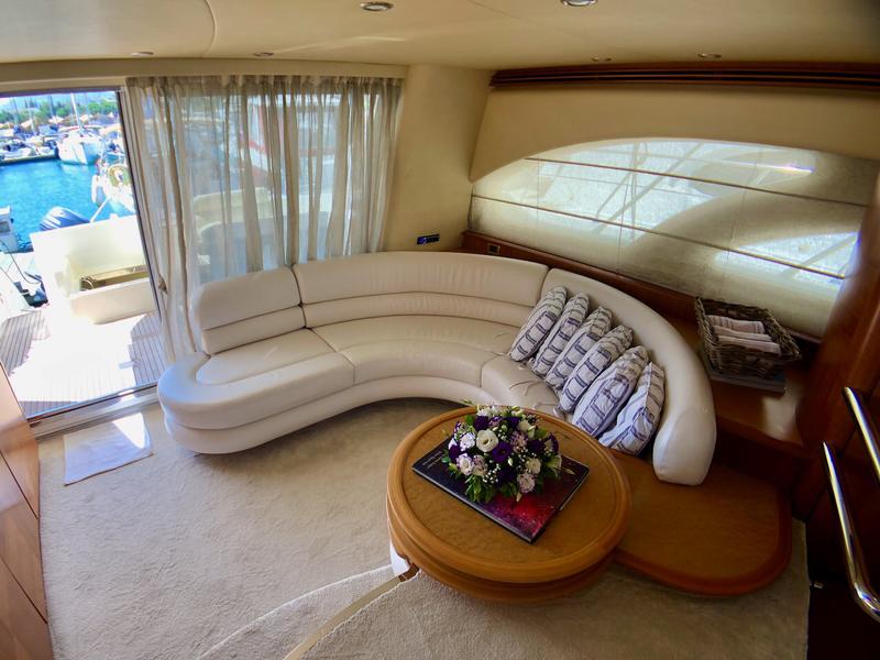 Book yachts online - motorboat - Azimut 55 - Cosmos - rent