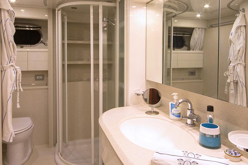 Book yachts online - motorboat - Maiora 24 - 24M Deluxe Maiora Motoryacht - rent