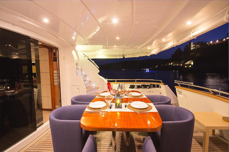 Book yachts online - motorboat - Maiora 24 - 24M Deluxe Maiora Motoryacht - rent